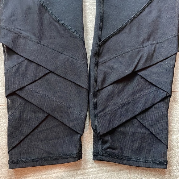 Ivivva Crop Leggings with Mesh Size 10 - Picture 6 of 7